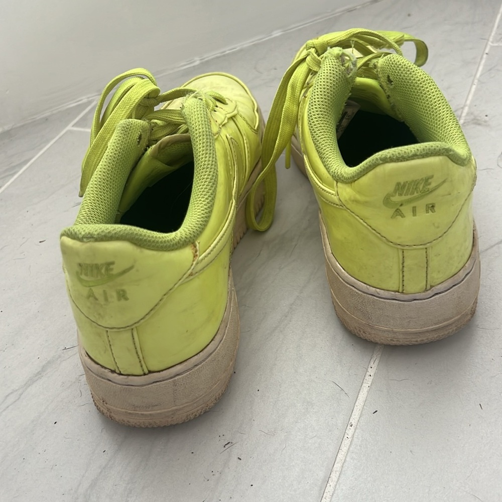 Vintage NIKE AIR Air Force 1 Sneakers (women’s or men’s)